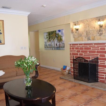 Home In The Heart Of Miami Extérieur photo